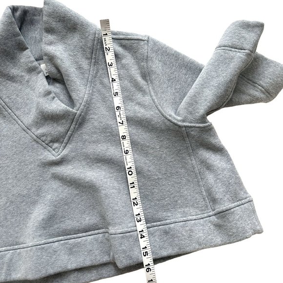 Lululemon SMALL Gray Know Your Angles Crop V-Neck Pullover Fleece Poncho - Picture 12 of 12